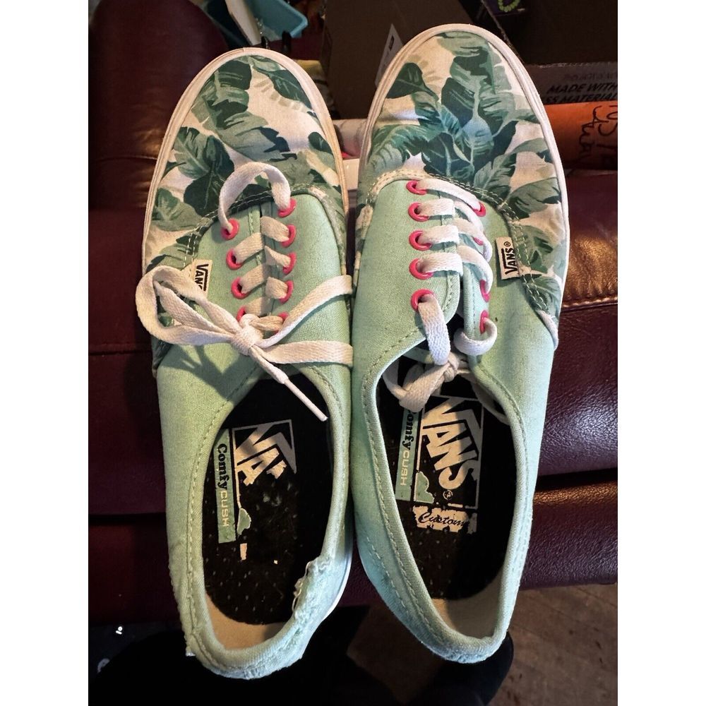 Vans Tropical Low Top lace up women's 9